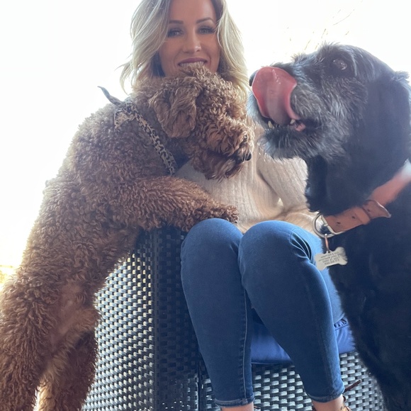 Meet your Posher, Ash 💋💚💰🙋🏼‍♀️ - Picture 3 of 16